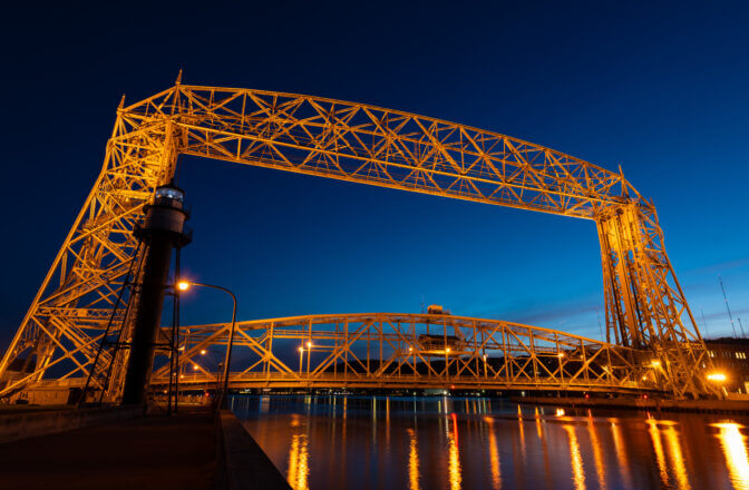 Night photograph of the Duluth Lift Bridge